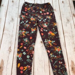Lularoe leggings.